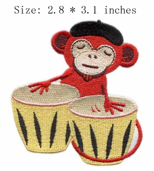 Beždžionė su būgno siuvinėjimo pleistras 3.1