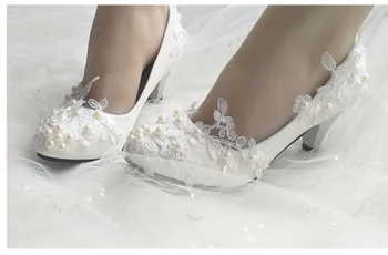 Nėriniai vestuvių bateliai moteris baltos spalvos raišteliais dramblio kaulo perlai saldus moterims, rankų darbo vestuvių batų mažai aukšto kulno užsakymą
