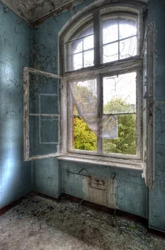 Senų patalpų lango fotografijos fonas D-7270