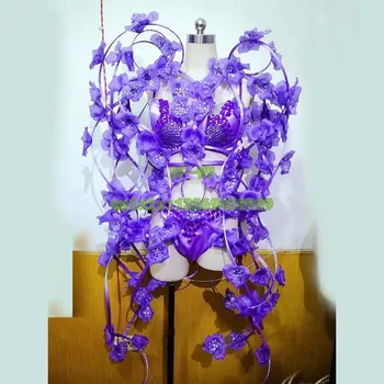 Baras ir naktinis klubas dainininkė, šokėja, seksualus, gražus violetinės gėlės kaip princesė derinys tinka atostogų šalis etape performa