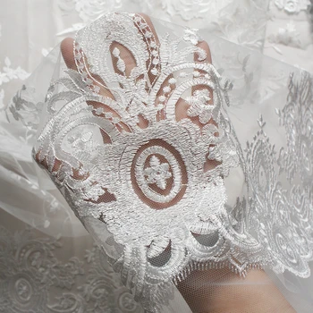 Blakstienų visiškai nėrinių vestuvių suknelė, siuvinėjimo reikmenys 