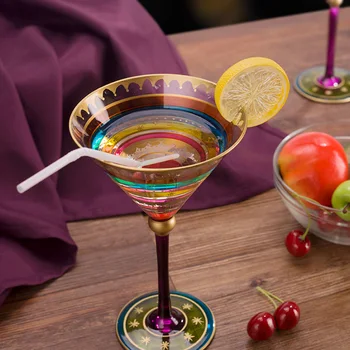 Prabangus kokteilis Įvairių spalvų stiklo taurės Unikalus Gana namų vyno stiklo baldus, stiklo