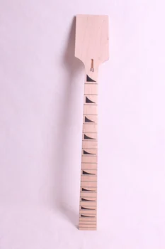 Vienas nebaigtas elektrinės gitaros kaklo raudonmedžio pagamintas ir klevų fingerboard Varžtas 22 d. nervintis