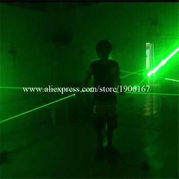 Wecool Kinijos gamyklos tiesioginės didmeninė naujo dizaino rankų lazerinis kardas 2 vnt žalieji lazeriai, lazeriu kardas lazerio vyras šokių šou