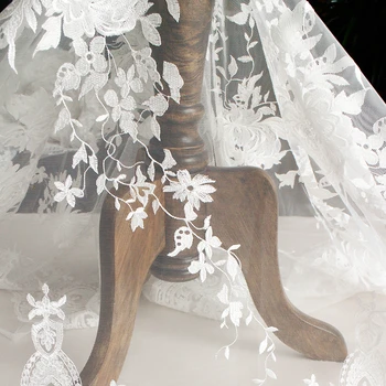 Blakstienų visiškai nėrinių vestuvių suknelė, siuvinėjimo reikmenys 