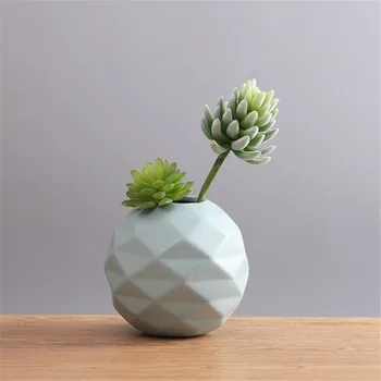 Skandinavijos minimalistinio modernaus darbalaukio gėlių rengiasi paprasta mados, meno geometrinės vaza apdaila Apdaila namo apdaila